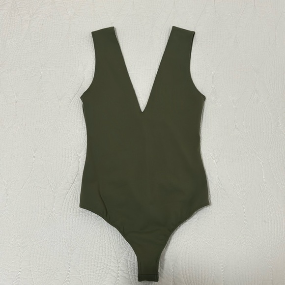 Free People V-Neck Bodysuit Size XS - Picture 1 of 4